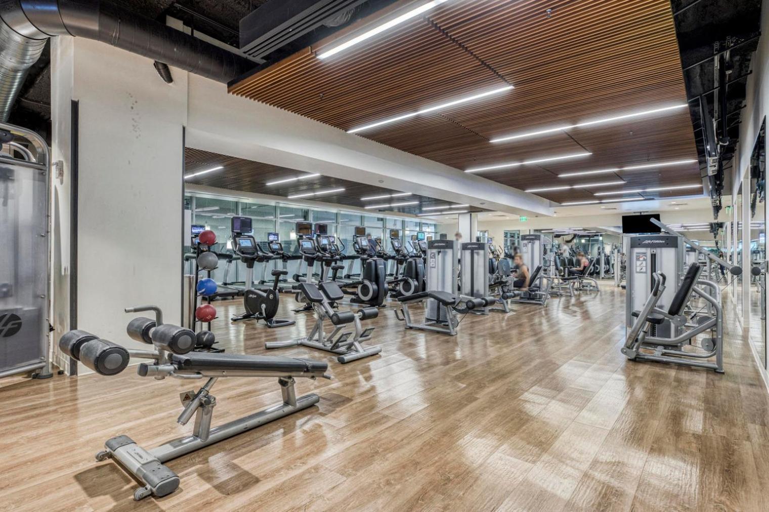 St W Wd Gym Nrt Iconic Landmarks Bos-526 Boston